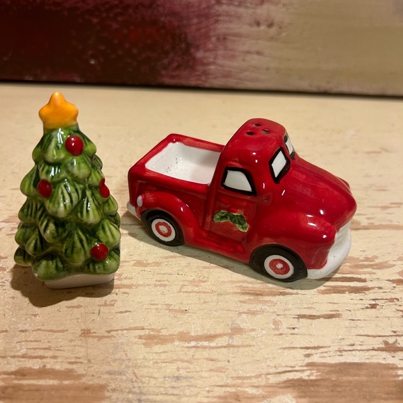 Red Truck Salt and Pepper Shakers - Picture 2 of 9